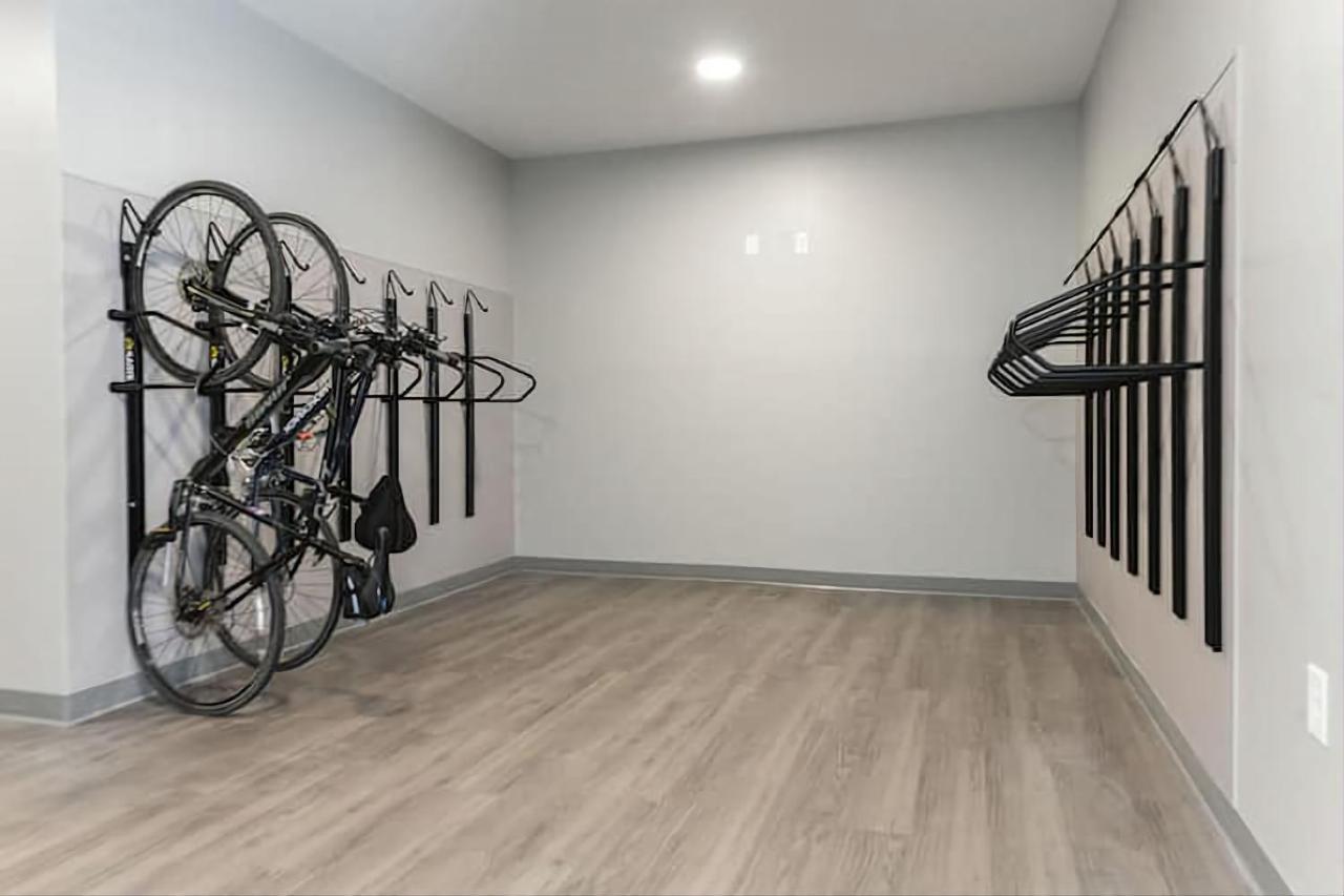 Modern Dwntwn 1 Bdrm Apt Pool Gym Free Parking Indianapolis Exterior photo
