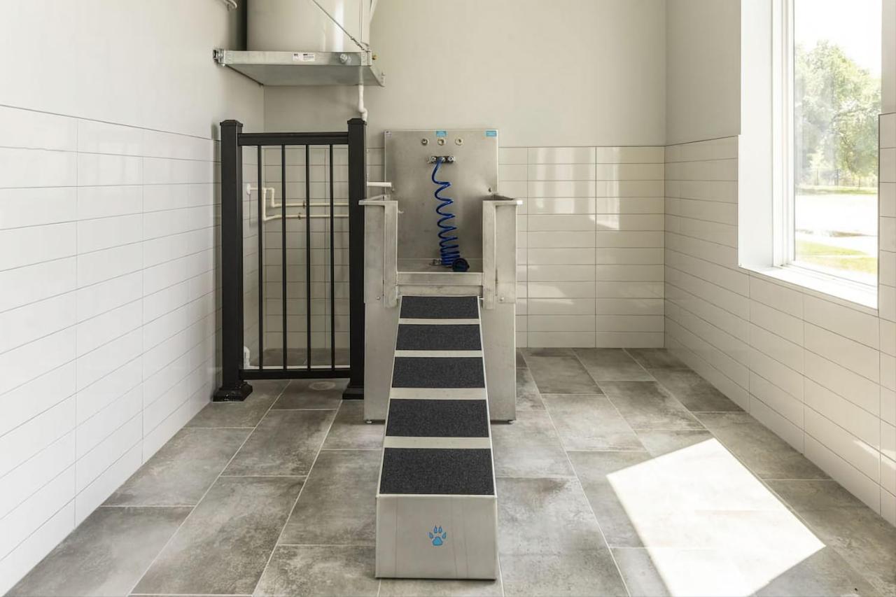 Modern Dwntwn 1 Bdrm Apt Pool Gym Free Parking Indianapolis Exterior photo